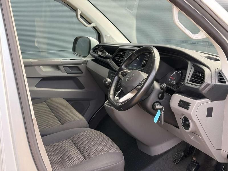 Usado VW Transporter Highline 2022 Prateado Van