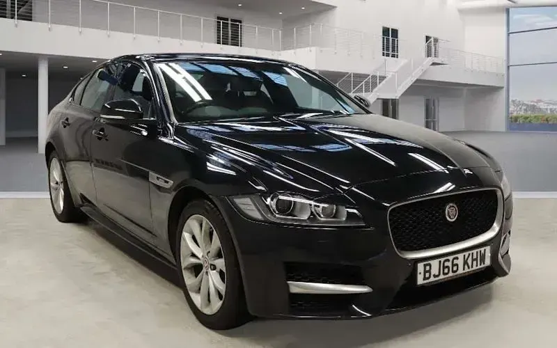 Second-hand Jaguar XF R-Sport 179 CP (131 kW) 2020 Berlinǎ