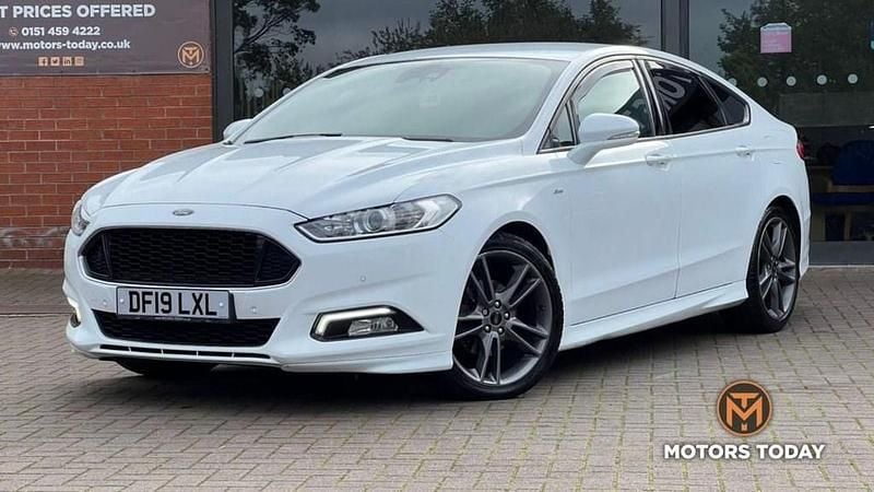White Used 2019 Ford Mondeo ST-Line Hatchback | £9,990 (Fair price) - Image 1/4