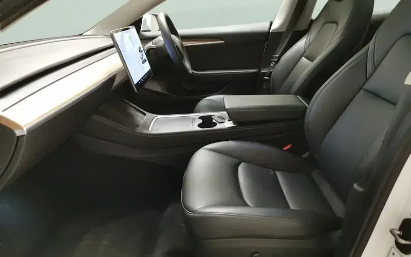 Używany Tesla Model 3 Long Range AWD 258 kW (351 KM) 2023 Sedan/Limuzyna