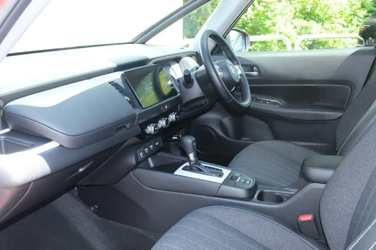 Used Honda Jazz Hybrid 109 HP (80 kW) 2020 Red Hatchback