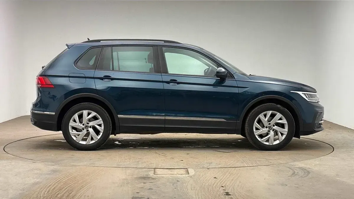 Used VW Tiguan Life 2022 Blue SUV