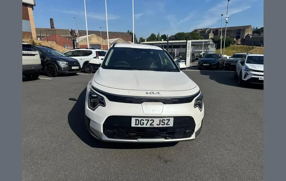 Used Kia e-Niro 147 kW (200 HP) 2022 White SUV