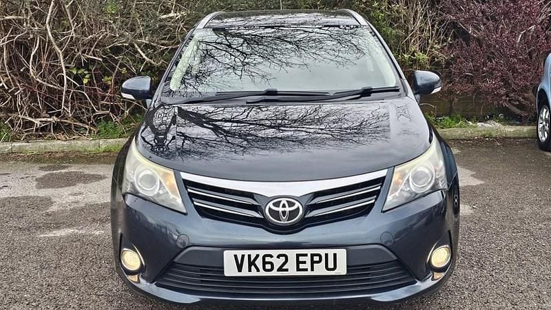 Used Toyota Avensis T4 124 HP (91 kW) 2012 Grey Estate