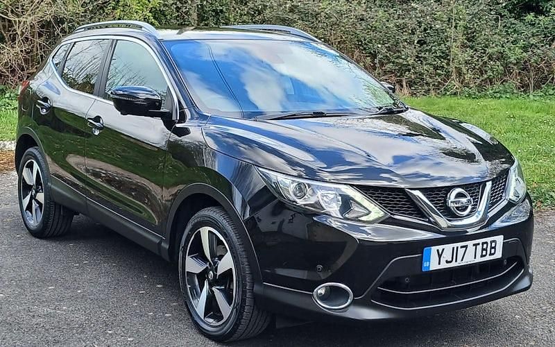 Used Nissan Qashqai N-Connecta 116 HP (85 kW) 2017 Black SUV