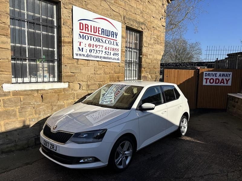 Used Skoda Fabia SE L 90 HP (66 kW) 2017 White Hatchback