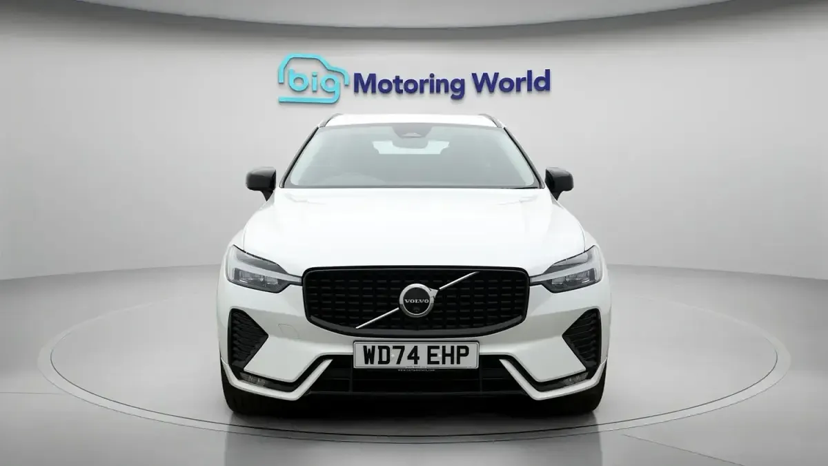 Used Volvo XC60 Plus 250 HP (183 kW) 2024 White SUV