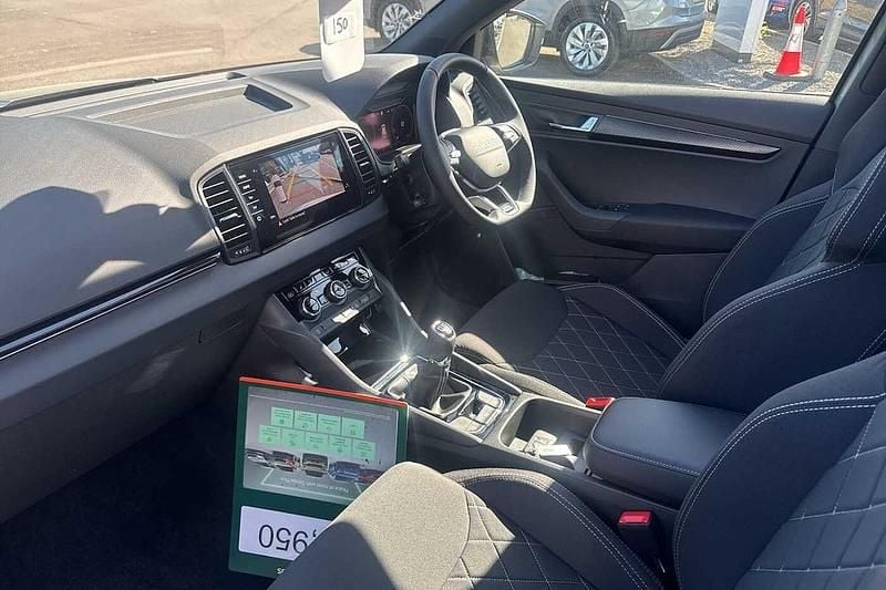 Neu Skoda Karoq SportLine 110 PS (80 kW) 2026 Silber SUV