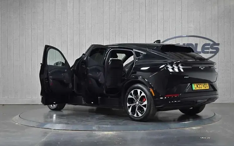 Used Ford Mustang Mach-E Standard Range 197 kW (269 HP) 2022 Black SUV