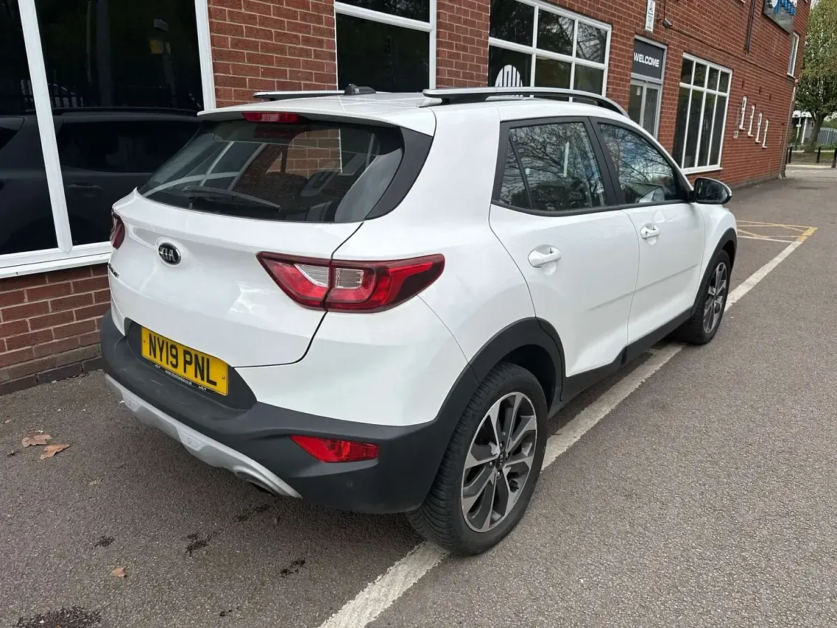 Second-hand Kia Stonic 99 CP (72 kW) 2019 Alb SUV