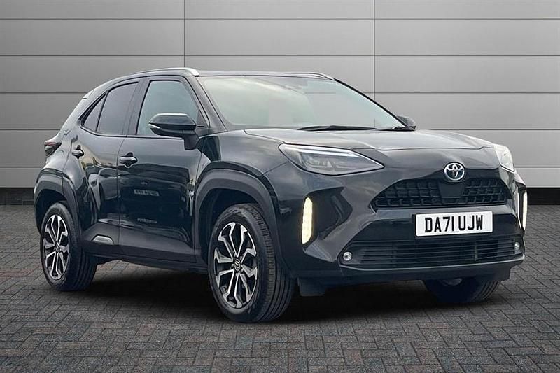 Black Used 2021 Toyota Yaris Cross Design SUV | £18,699 (Fair price) - Image 1/4
