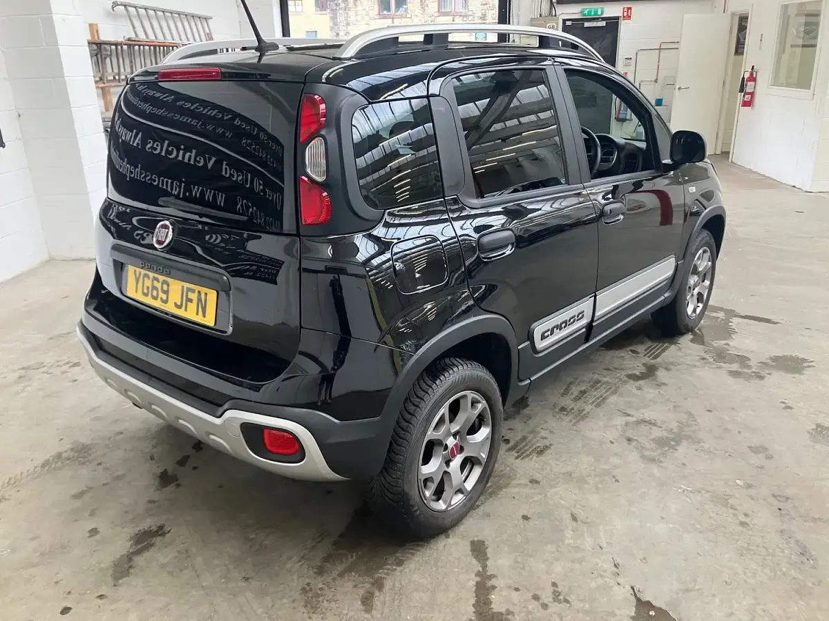 Used Fiat Panda Cross Cross 90 HP (66 kW) 2019 Black Hatchback