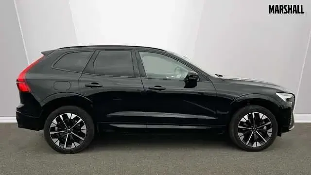 Usado Volvo XC60 Ultra 250 HP (183 kW) 2025 Preto SUV