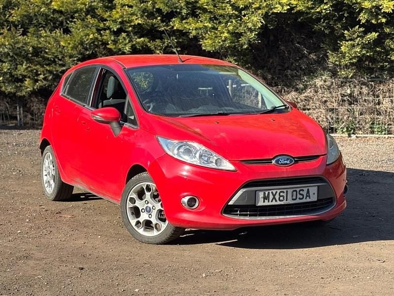 Used Ford Fiesta Zetec 82 HP (60 kW) 2011 Red Hatchback