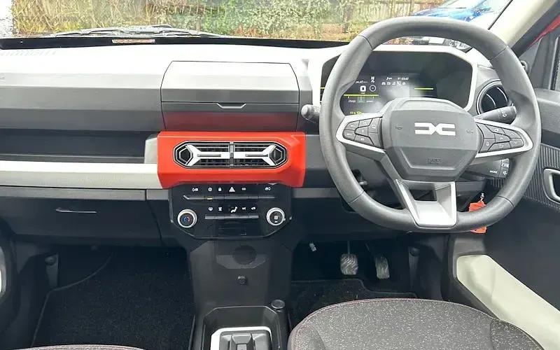 New Dacia Spring Expression 33 kW (45 HP) 2025 Red Hatchback