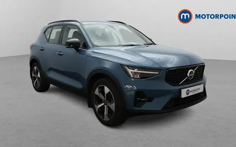 Usado Volvo XC40 Plus 163 HP (119 kW) 2026 SUV