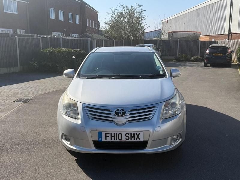 Used Toyota Avensis 147 HP (108 kW) 2010 Silver Estate