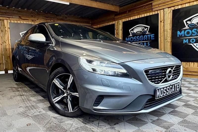 Used Volvo V40 R-Design 190 HP (139 kW) 2017 Grey Hatchback
