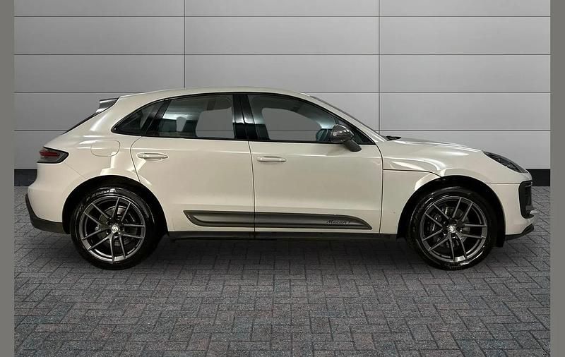 Used Porsche Macan 261 HP (191 kW) 2022 Grey SUV