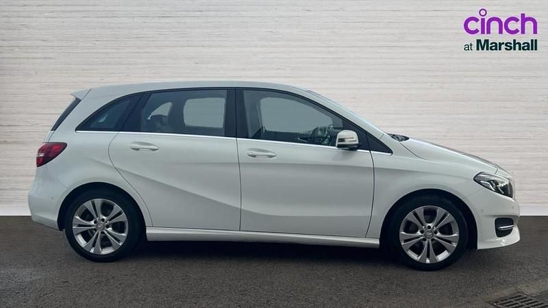 Used Mercedes B200 Premium 156 HP (114 kW) 2016 White MPV