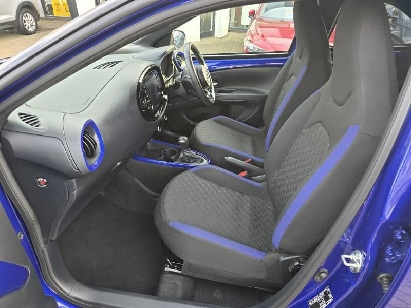 Used Toyota Aygo X 72 HP (52 kW) 2023 Blue SUV