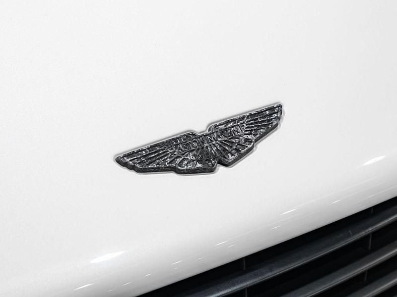 Used Aston Martin Vanquish 568 HP (417 kW) 2015 White Cabriolet