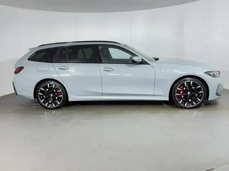 Begagnad BMW 320 M Sport 181 HK (133 kW) 2026 Grå Kombi