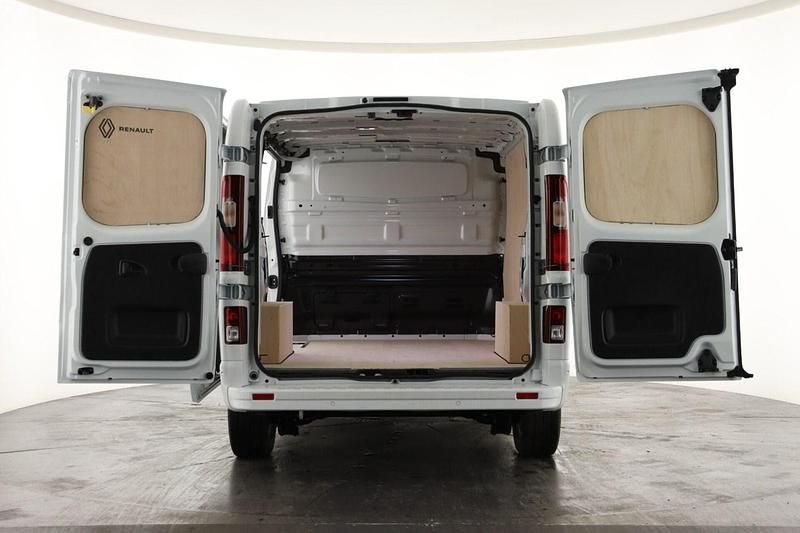 New Renault Trafic 2025 White