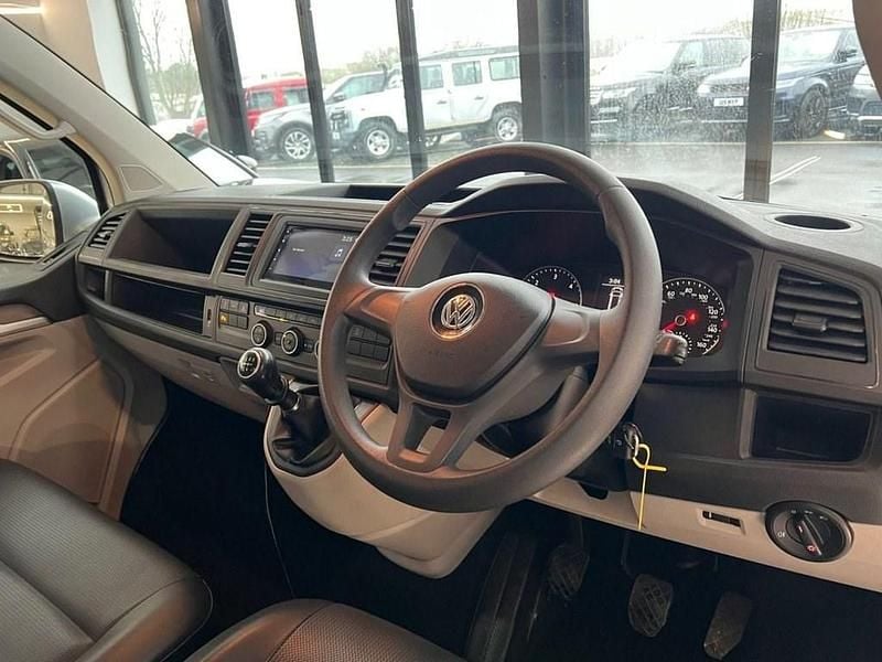 Used VW Shuttle SE 102 HP (75 kW) 2019 Silver MPV