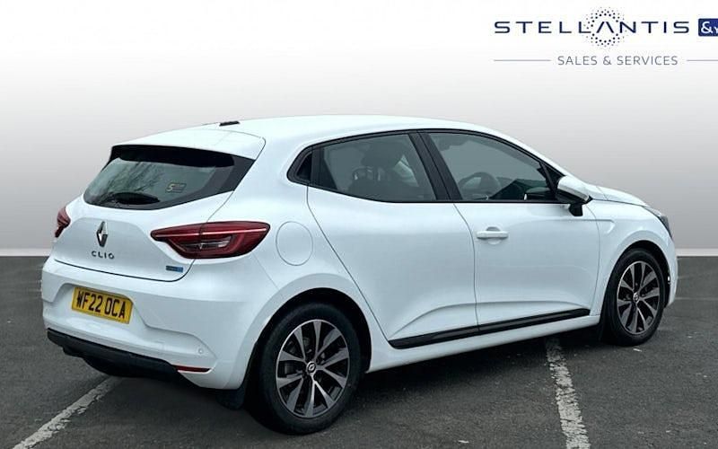 Used Renault Clio V Iconic 140 HP (102 kW) 2022 Hatchback