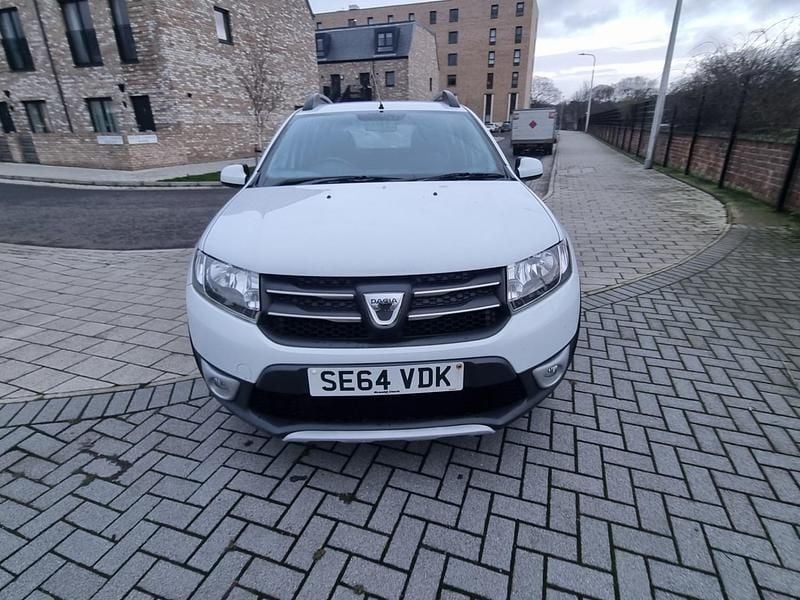 Used Dacia Sandero Lauréate 2015 White Hatchback