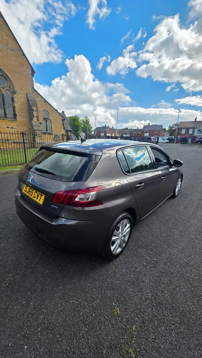 Used Peugeot 308 Active 120 HP (88 kW) 2015 Grey Hatchback