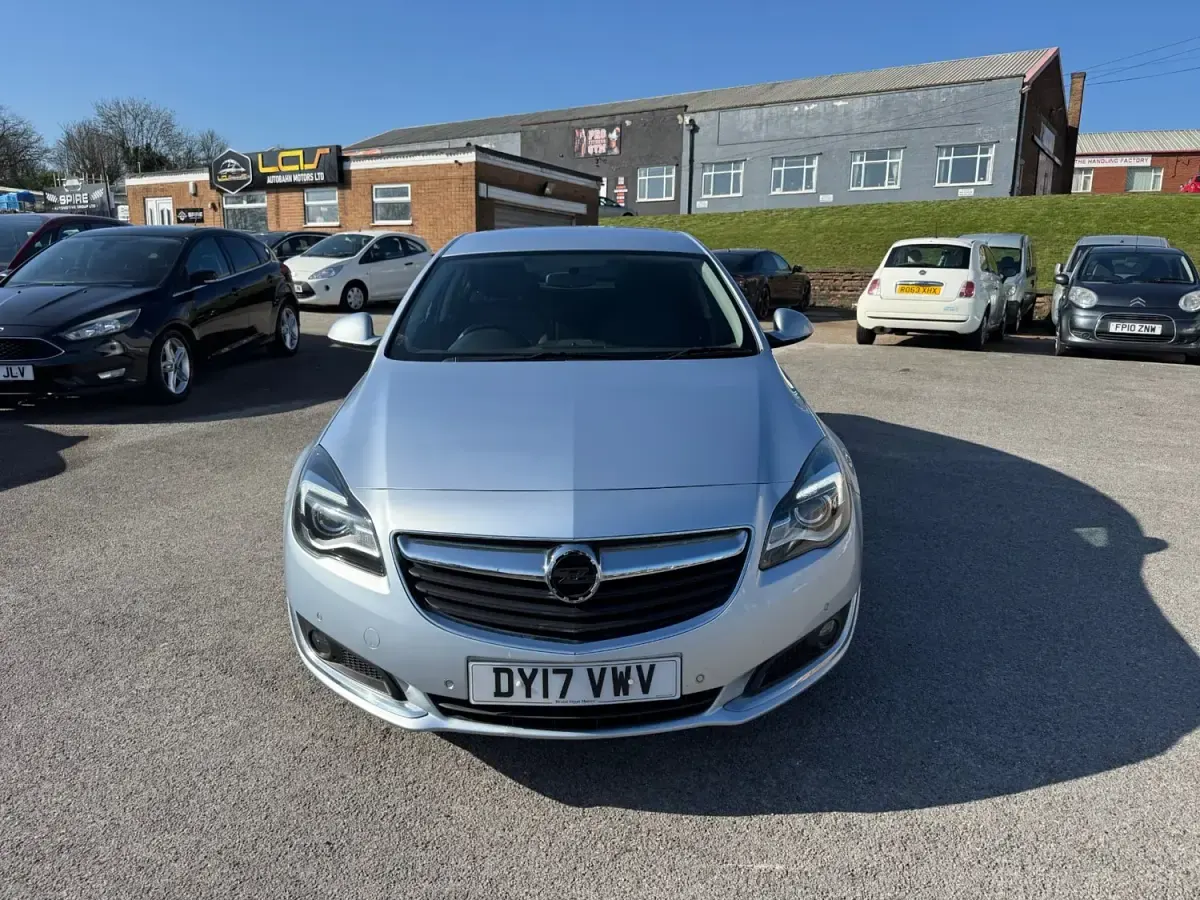 Second-hand Vauxhall Insignia SRi 136 CP (100 kW) 2017 Argintiu Hatchback