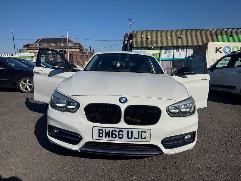Used BMW 116 Sport Line 116 HP (85 kW) 2016 White Hatchback