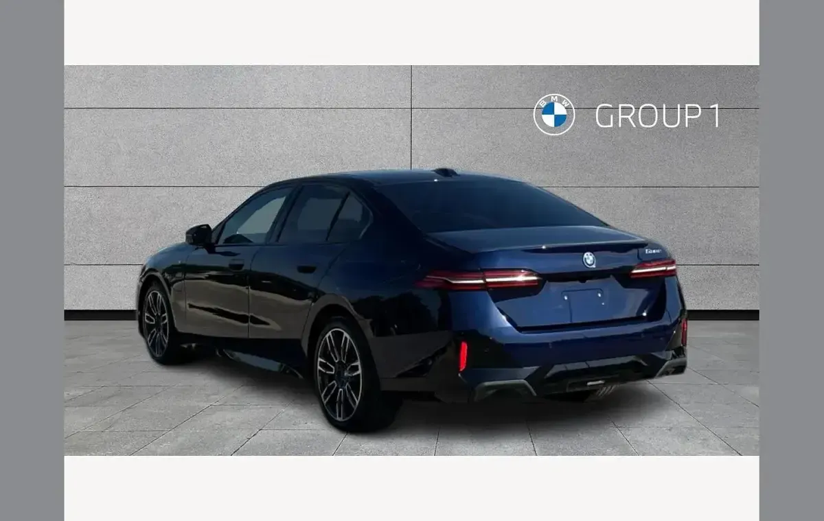 Used BMW 530e M Sport 299 HP (219 kW) 2024 Blue Sedan