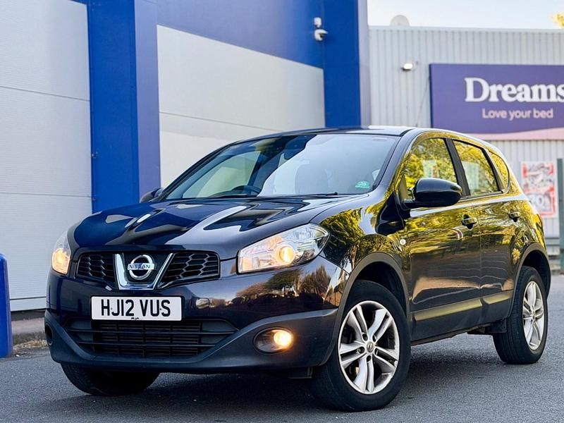 Usado Nissan Qashqai Acenta 110 HP (80 kW) 2012 Preto SUV