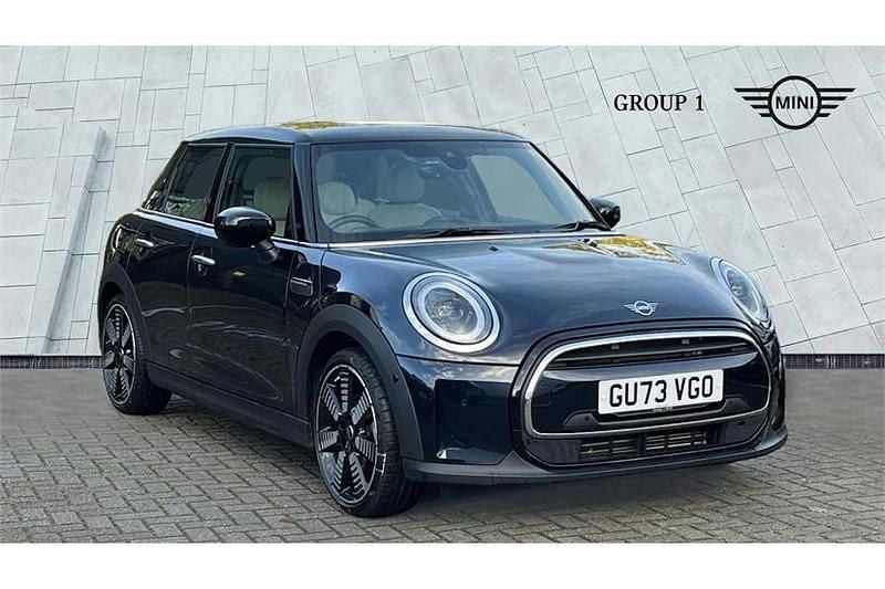 Enigmatic black Used 2023 Mini Cooper Comfort Hatchback | £24,950 (Expensive) - Image 1/4