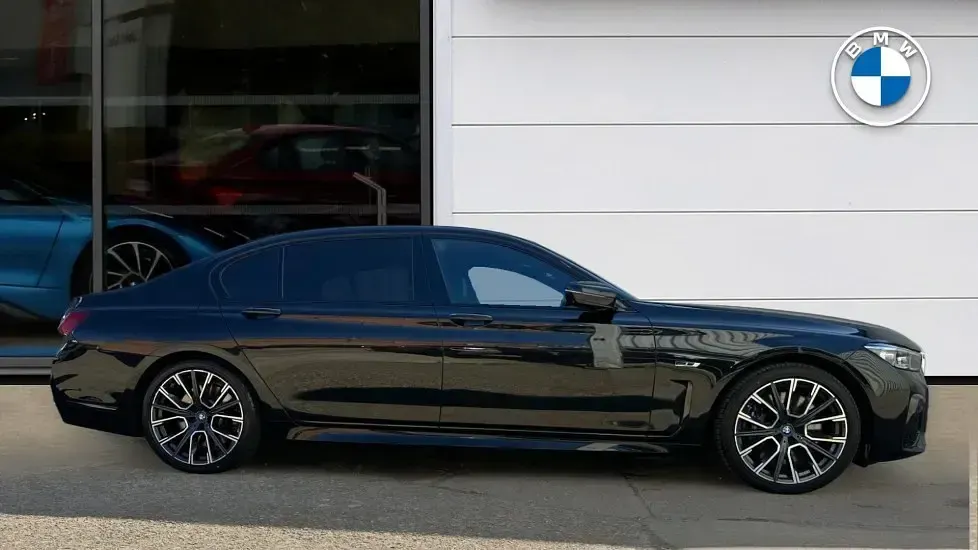 Usado BMW 745e M Sport 394 CV (289 kW) 2022 Negro Berlina