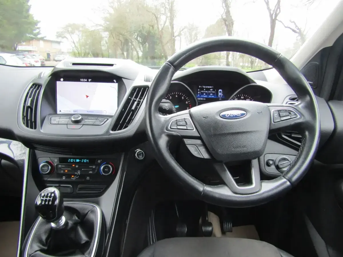 Begagnad Ford Kuga Titanium 150 HK (110 kW) 2019 Grå SUV