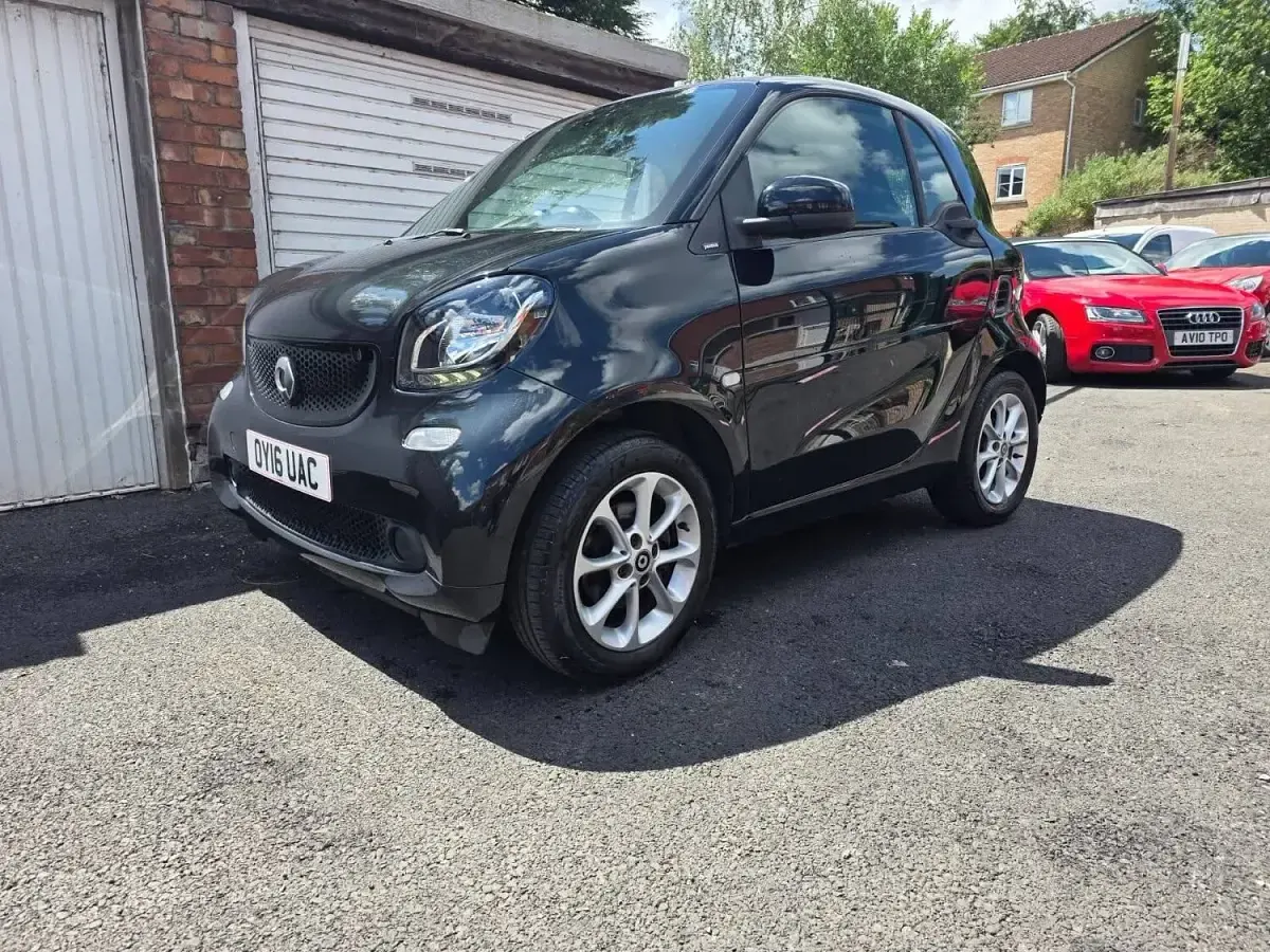 Used Smart ForTwo Coupé Passion 90 HP (66 kW) 2016 Black Coupe