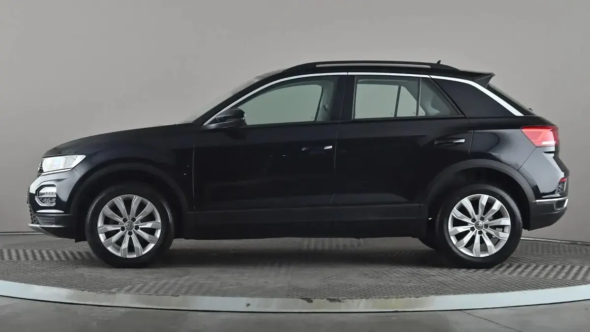 Used VW T-Roc SE 115 HP (84 kW) 2019 Black SUV