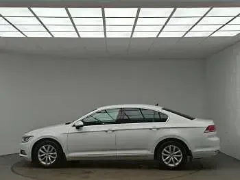 Used VW Passat Business 2019 White Sedan