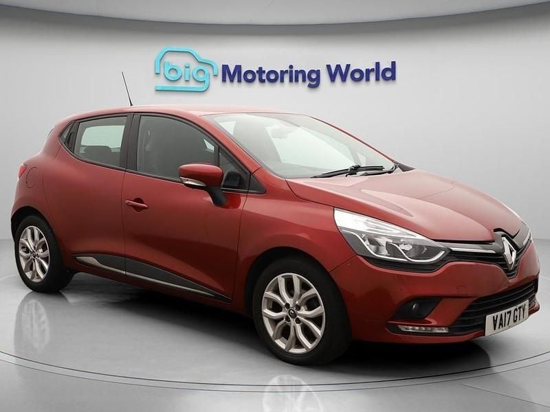 Red Used 2017 Renault Clio IV Dynamique Hatchback | £7,700 (Good price) - Image 1/4