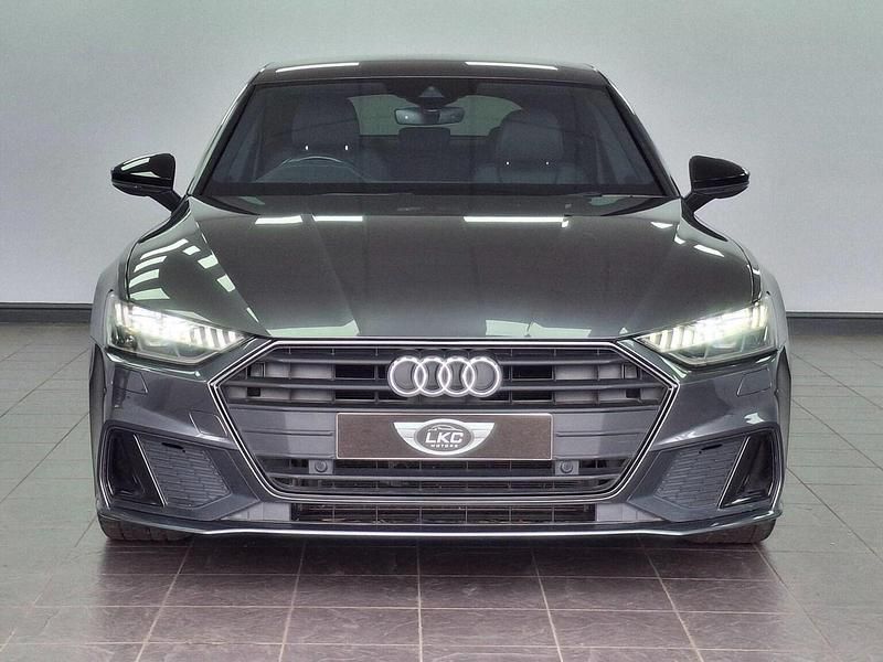 Usado Audi A7 Sportback Black Edition 204 HP (150 kW) 2022 Cinzento Citadino