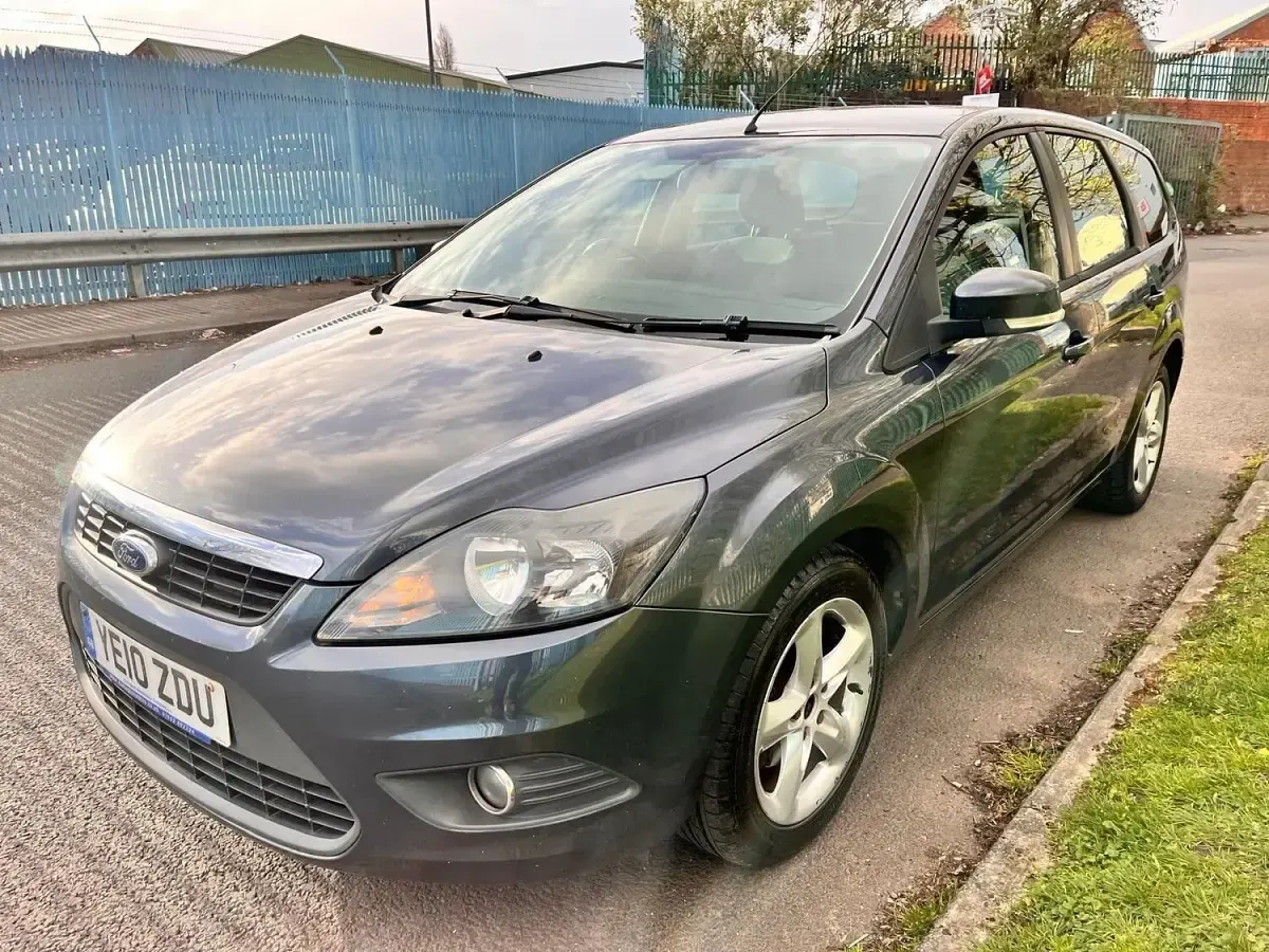 Used Ford Focus Zetec 110 HP (80 kW) 2010 Grey Estate