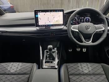 Novo VW Golf VIII Black Edition 150 HP (110 kW) 2025 Cinzento Citadino