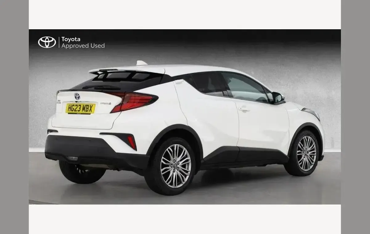 Used Toyota C-HR 120 HP (88 kW) 2023 White SUV