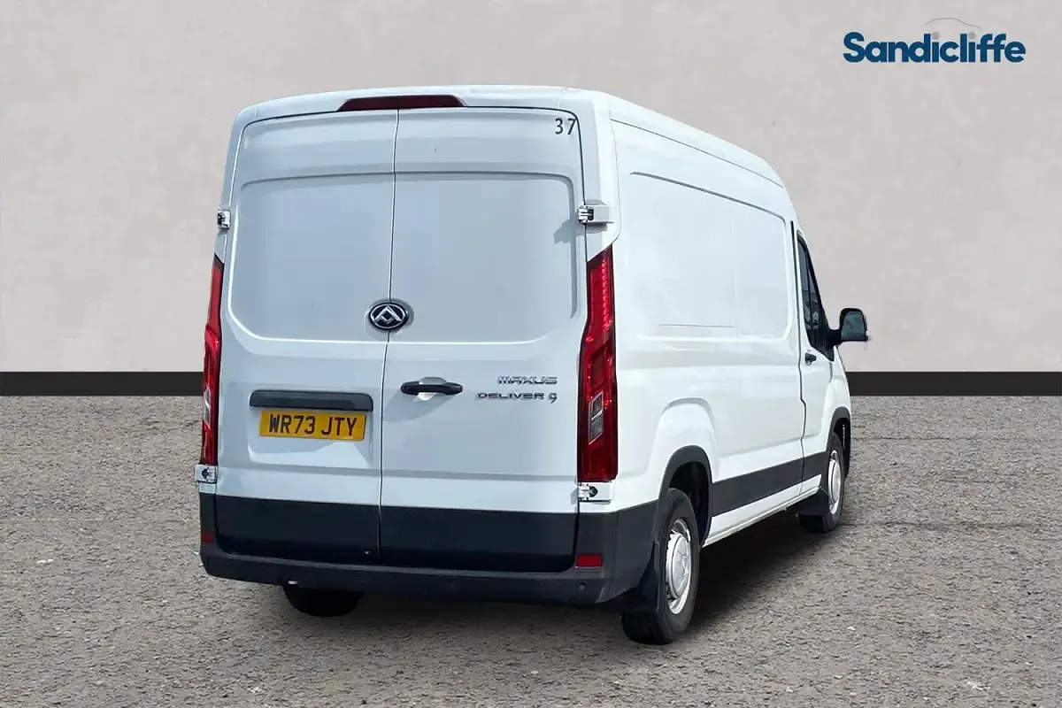 Used Maxus V90 2022 Solid  blanc white Van