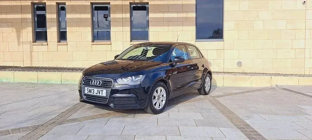 Usado Audi A1 Comfort 86 HP (63 kW) 2013 Preto Citadino
