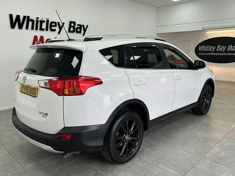 Used Toyota RAV4 150 HP (110 kW) 2015 White SUV